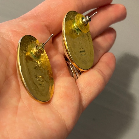 Vintage Large Faux Pearl Stud Oval Gold-Tone Earrings - Picture 5 of 5